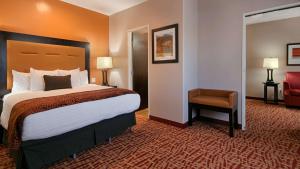 Postel nebo postele na pokoji v ubytování Best Western Plus Zion West