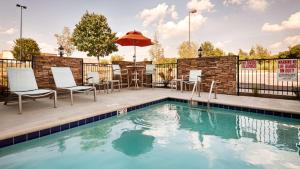 Swimmingpoolen hos eller tæt på Best Western Plus Atrium Inn & Suites