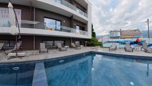 Πισίνα στο ή κοντά στο Essence Hotel
