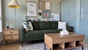 Gallery image of Luxury high rise condo in Surrey