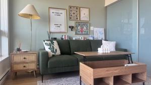 Gallery image of Luxury high rise condo in Surrey