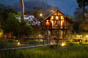 Vonkajšia záhrada v ubytovaní Lala Mukha Tented Resort Khao Yai