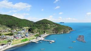 Gallery image of Geoje Lesolay Poolvilla in Geoje