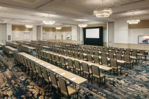 a lecture hall with rows of tables and chairs at Wild Dunes Resort - Sweetgrass Inn and Boardwalk Inn in Isle of Palms +108 photos