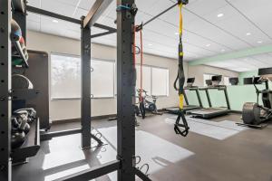 a gym with treadmills and exercise equipment at Tru By Hilton Valparaiso in Valparaiso