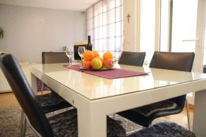 Posezení v ubytování Base Bridge Apartment - Zadar City Centre - Free parking