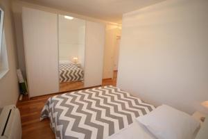 Postel nebo postele na pokoji v ubytování Base Bridge Apartment - Zadar City Centre - Free parking