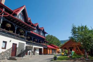 Bangunan di mana terletaknya rumah tamu ini