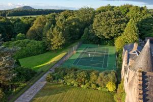 Tenis a/nebo squash v ubytování Glenapp Castle nebo okolí