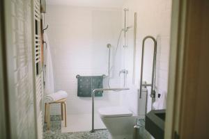 A bathroom at ALTAIR Turismo Rural