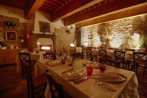 A restaurant or other place to eat at B&B Puccini