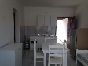 Virtuvė arba virtuvėlė apgyvendinimo įstaigoje Pousada Camacho