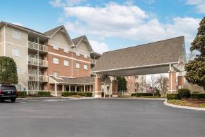 a parking lot in front of a building at LeConte Hotel & Convention Center, an Ascend Collection Hotel in Pigeon Forge