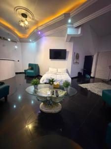 a living room with a couch and a coffee table at darnas in Jeddah