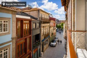 a street in the city of sarajevo at Rooms4you 2 in historic center of Braga in Braga