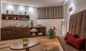 Kuchyňa alebo kuchynka v ubytovaní Eden Boutique Hotel