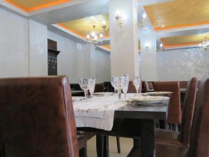 Restaurace v ubytování Hotel Foisor