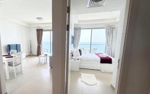 Gallery image of Beautiful Sea View Apartment in Ras al Khaimah