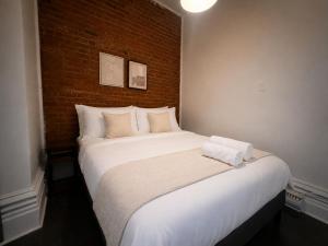 Gallery image of Downtown 1BR Walk to Berri-UQAM & Old Port in Montreal