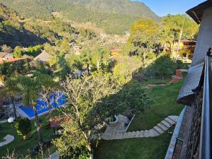 an aerial view of a yard with a resort at otro rollo en Jilotepec in Jilotepec
