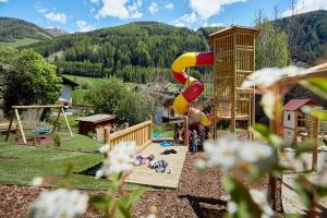 Herní místnost nebo prostor pro děti v ubytování LUNARIS Wellnessresort
