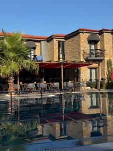Piscina a Agios Hotel o a prop
