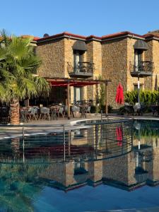 Piscina a Agios Hotel o a prop