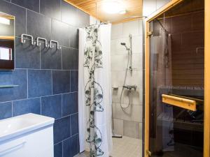 Koupelna v ubytování Haapala Suites entinen IIDA Vuokatti