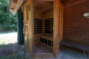 a wooden saificialificialificialificialificialificialificialificialificialificialificialificialificial at 349 - Bosco Selvaggio con piscina, Palestra, Sport & Wellness - PARCHEGGIO GRATUITO INCLUSO in Reppia