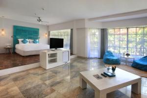 TV a/nebo společenská místnost v ubytování SOL by Meliá Benoa Bali All inclusive