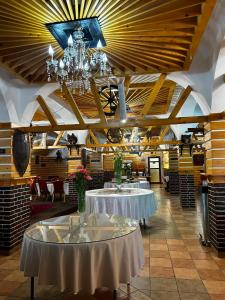 Un restaurant sau alt loc unde se poate mânca la Pensiunea Meteora