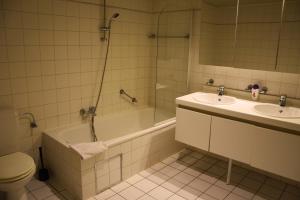 Koupelna v ubytování Ambassador Suites Antwerp