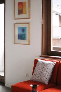 Posedenie v ubytovaní Family Friendly Chalet - Central with Beautiful Mountain Views