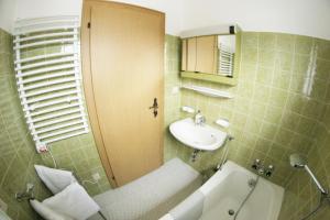 Kúpeľňa v ubytovaní Family Friendly Chalet - Central with Beautiful Mountain Views