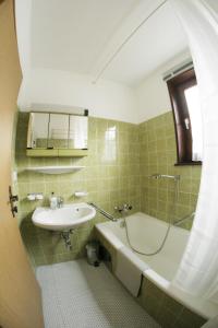 Kúpeľňa v ubytovaní Family Friendly Chalet - Central with Beautiful Mountain Views