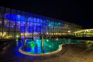 Bazen u ili blizu objekta Das Gutenbrunn Thermen & Sporthotel small retreat +50 fotografija