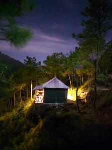 Gallery image of Oraya Mist Cottage I in Mylliem +3 photos