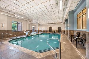 a swimming pool in a hotel room with at Drury Plaza Hotel Flagstaff in Flagstaff