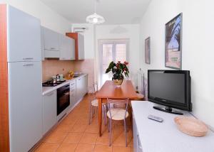 A kitchen or kitchenette at Beaurivage