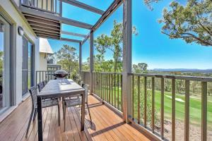 Balcó o terrassa a Villa 3br Tranquility Villa located within Cypress Lakes Resort
