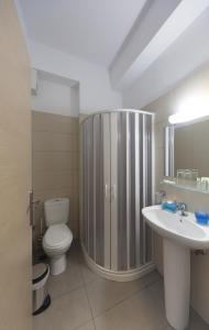 Ванная комната в Blue Harmony Hotel