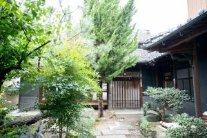 a garden in front of a house at Setouchi base - Vacation STAY 47136v in Mitoyo