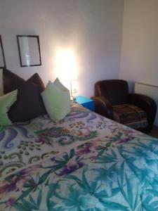 A bed or beds in a room at Box58