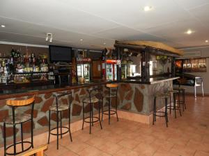 Ο χώρος του lounge ή του μπαρ στο Grunau Country Hotel