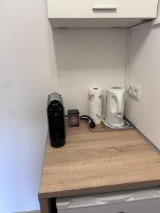 a kitchen counter with aounter with aounter at Studio 20m2 avec balcon in Corte