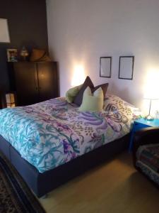 A bed or beds in a room at Box58