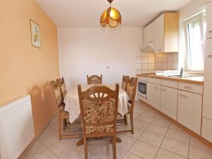 Kuchyň nebo kuchyňský kout v ubytování Apartments Denis 19