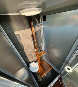 an overhead view of a shower in a room at Dwór Mysinek in Grabowiec