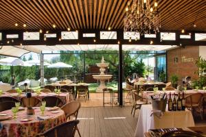 Restaurant o un lloc per menjar a Las Bóvedas