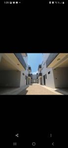 a picture of an empty building with the sky at Lailinn Serenity in Santa Cruz Xoxocotlán